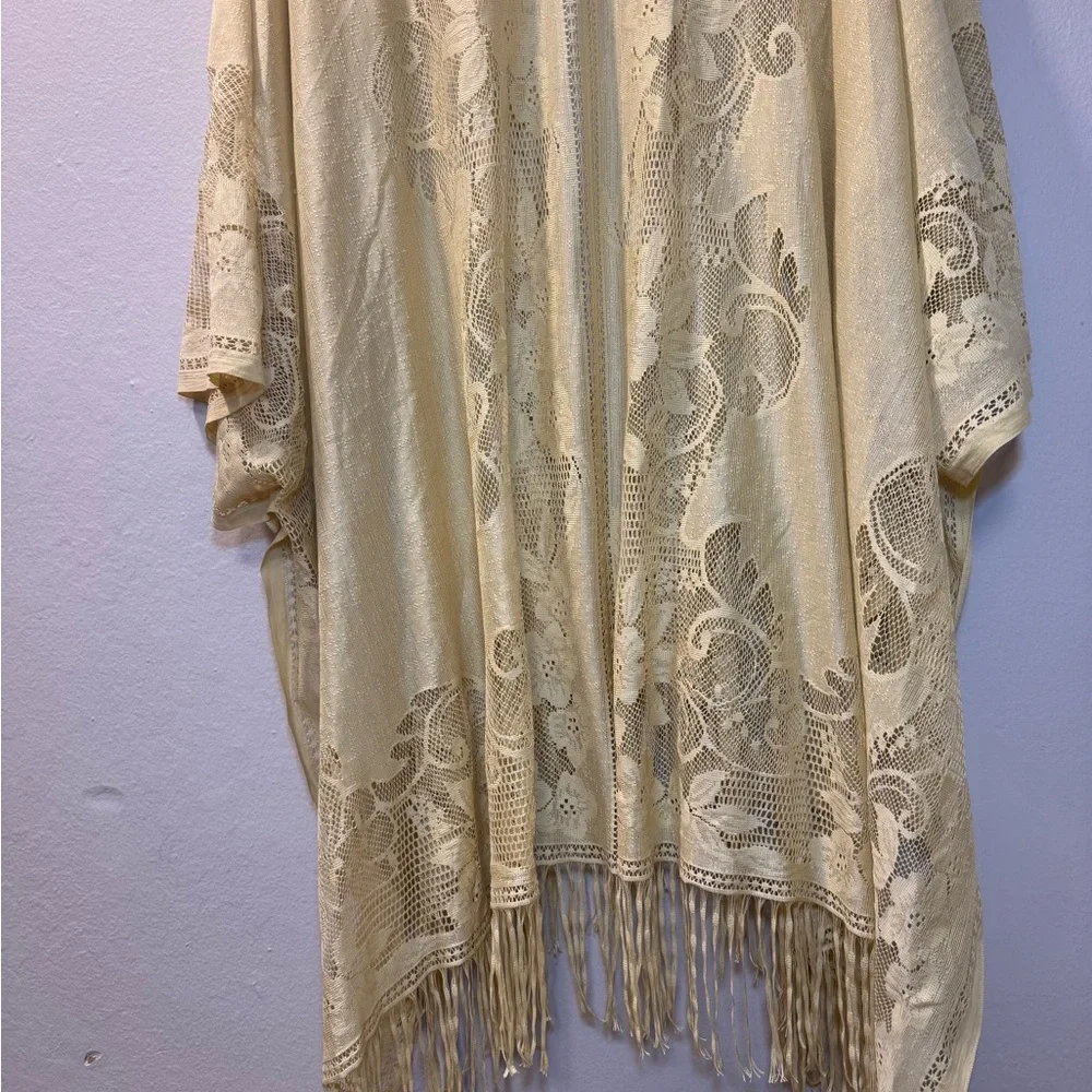 Light Yellow Lace Fringe Long-Sleeve Kimono Dress - Picture 6 of 12